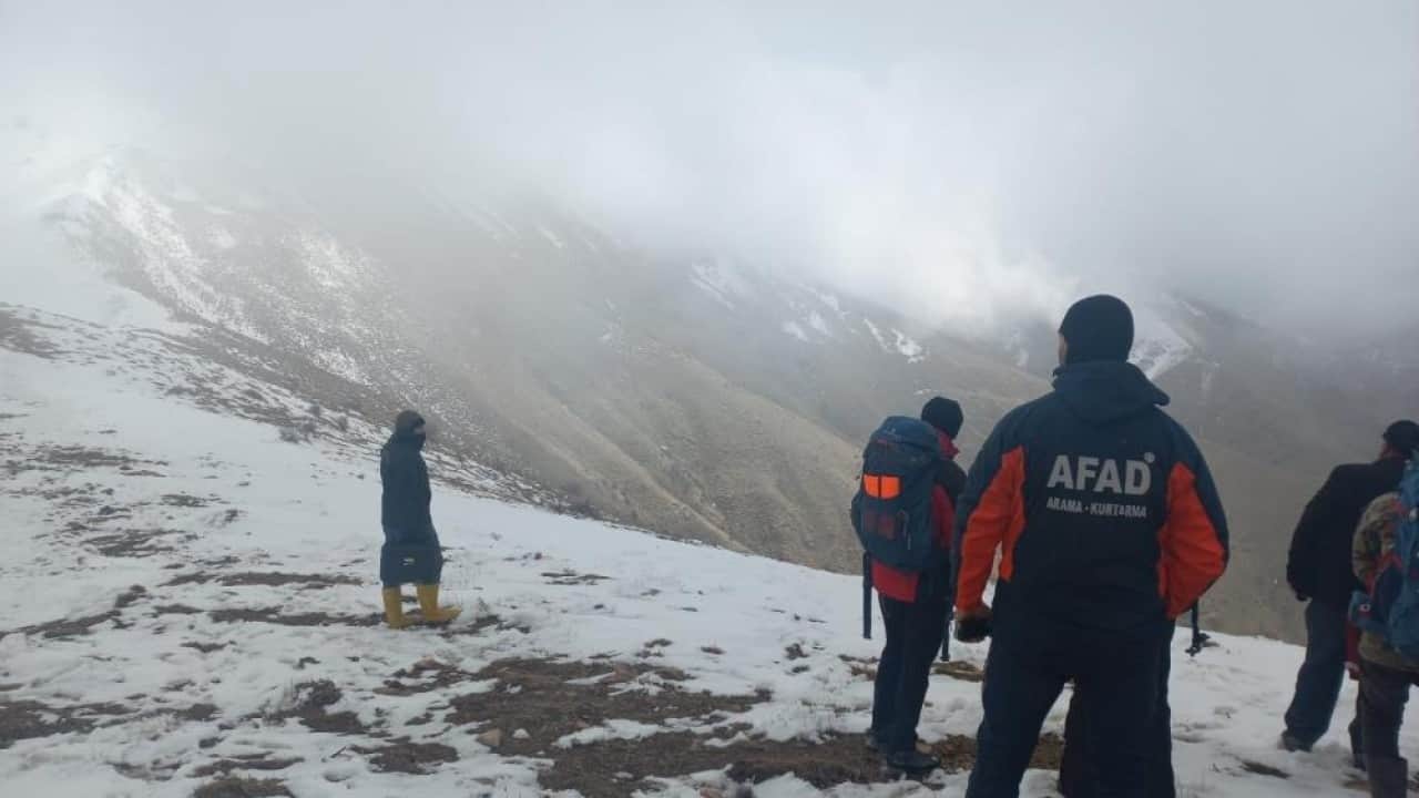 Foto - 100 kişilik ekip dağ tepe kayıp dağcıyı arıyor