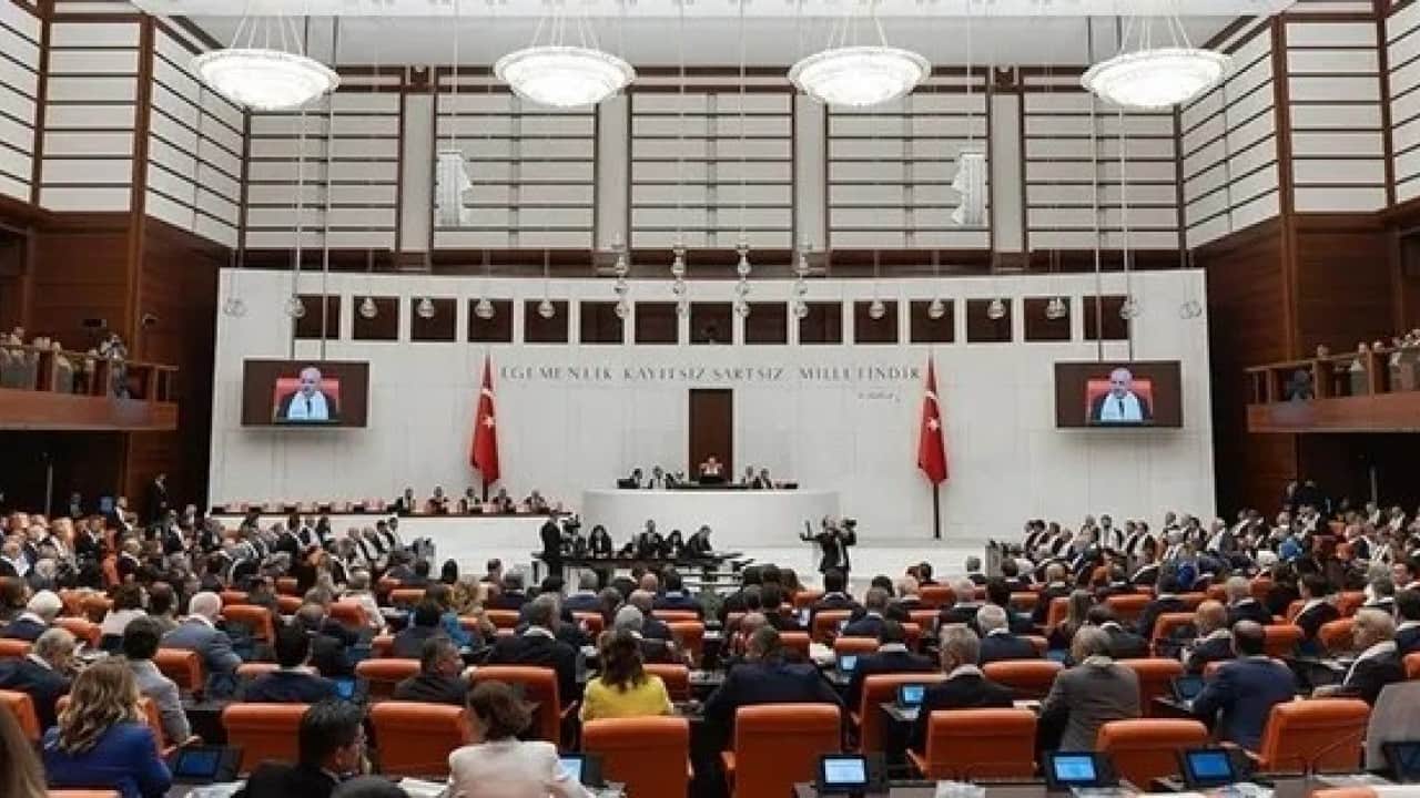 Foto - 11. Yargı Paketi ile ilgili flaş karar: Ertelendi