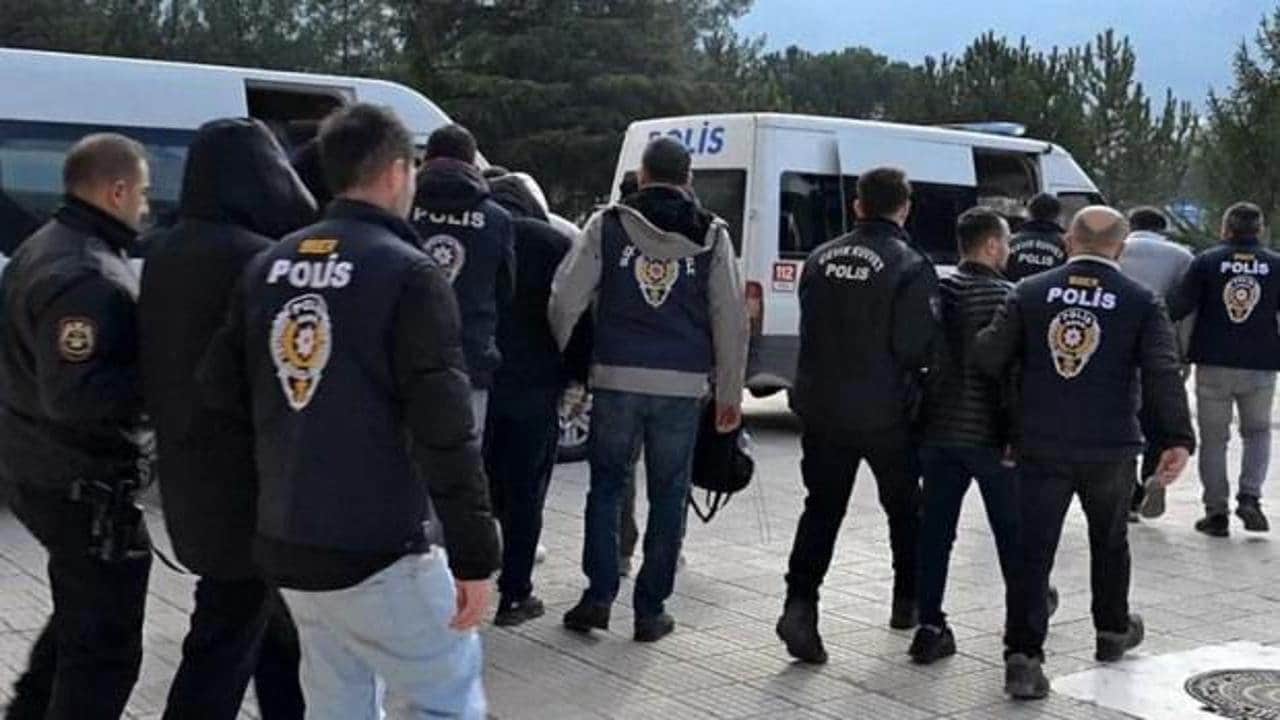 Foto - 12 ilde eş zamanlı baskın yapıldı! Türkiye güne dev operasyonla uyandı