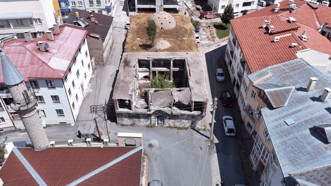 Foto - 122 yıldır ayakta! İçinden çıkan tarih görenleri şaşırtıyor
