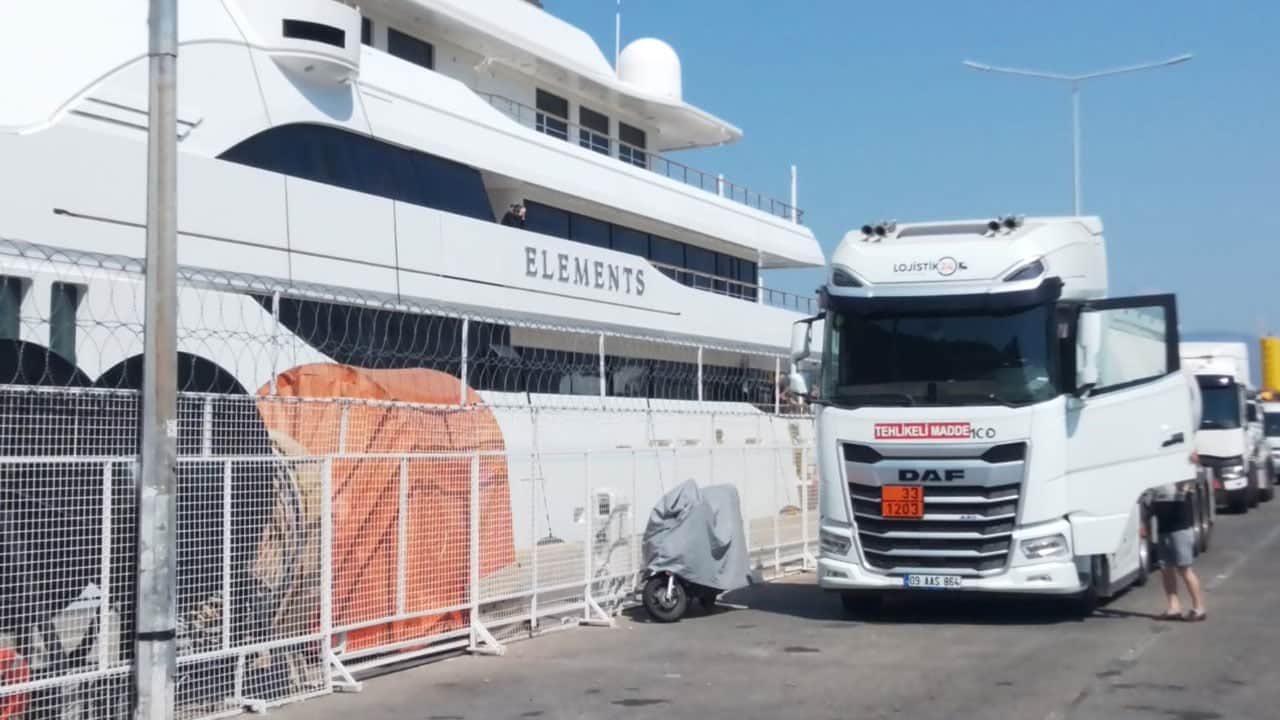 Foto - 125 milyon dolarlık mega yat Fethiye’ye demirledi! Tek seferde 5,5 milyon TL’lik yakıt aldı