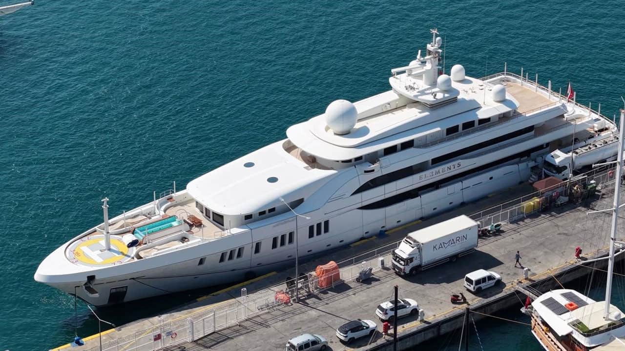 Foto - 125 milyon dolarlık mega yat Fethiye’ye demirledi! Tek seferde 5,5 milyon TL’lik yakıt aldı
