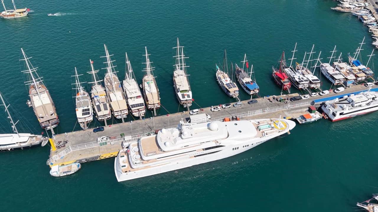 Foto - 125 milyon dolarlık mega yat Fethiye’ye demirledi! Tek seferde 5,5 milyon TL’lik yakıt aldı