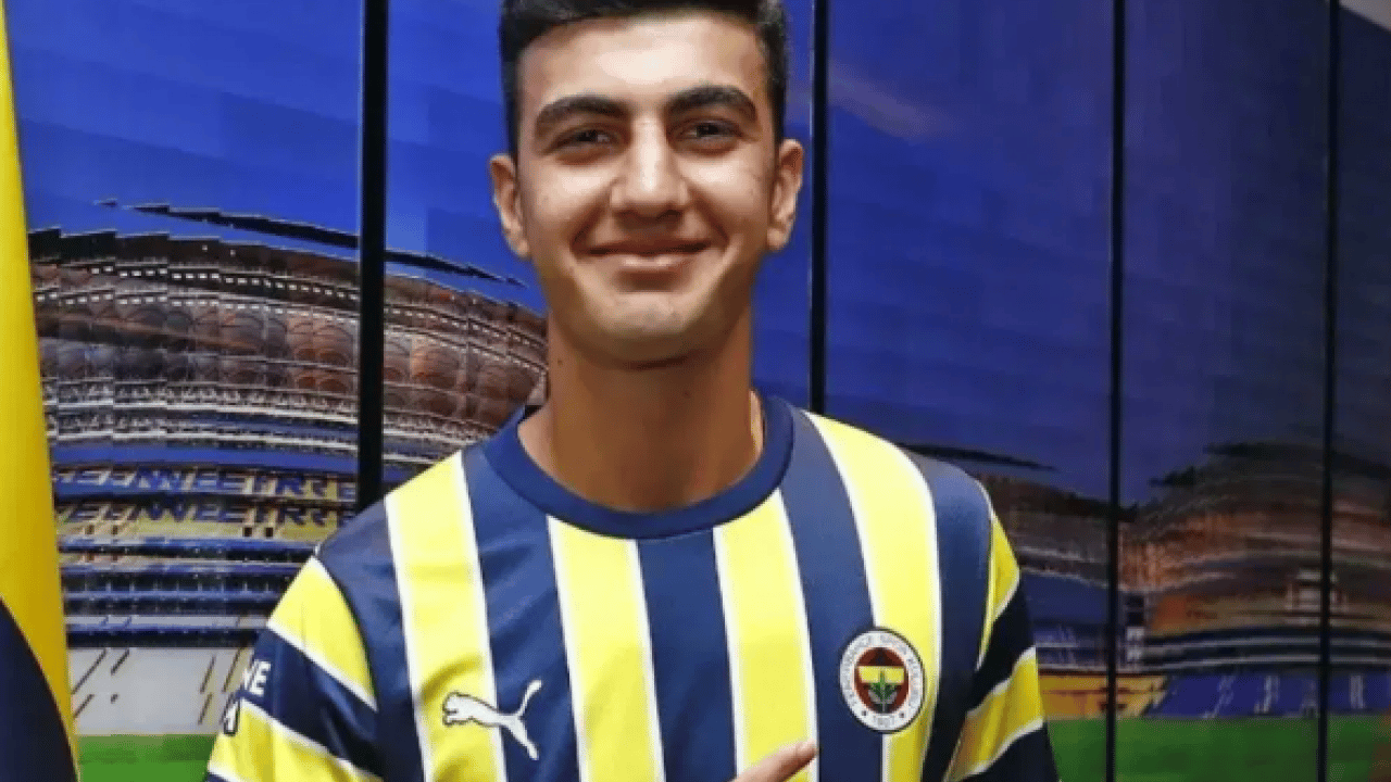 Foto - 13 futbolcu ülkeleri için ter dökecek: Fenerbahçe’de milli maraton