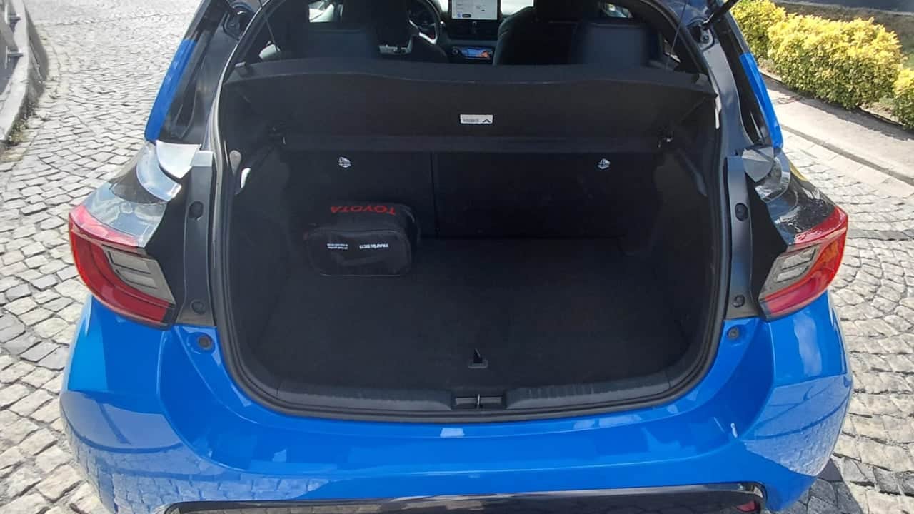 Foto - 130 beygir, 3.9 litre tüketim! Trafikte yakıtı unutturan teknoloji! Toyota Yaris Hybrid 1.5 Passion X-Pack ile şehir içi testi!