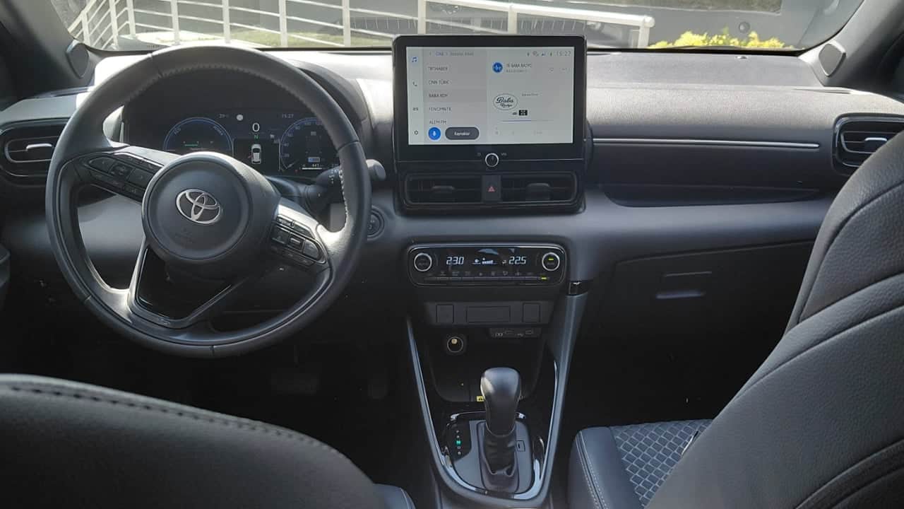 Foto - 130 beygir, 3.9 litre tüketim! Trafikte yakıtı unutturan teknoloji! Toyota Yaris Hybrid 1.5 Passion X-Pack ile şehir içi testi!