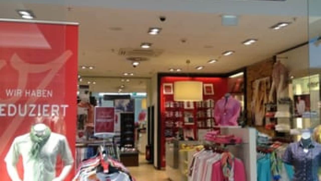 Foto - 163 yıllık giyim devi iflas etti: Mağazalardaki ürünler yok fiyatına elden çıkarılmaya başlandı