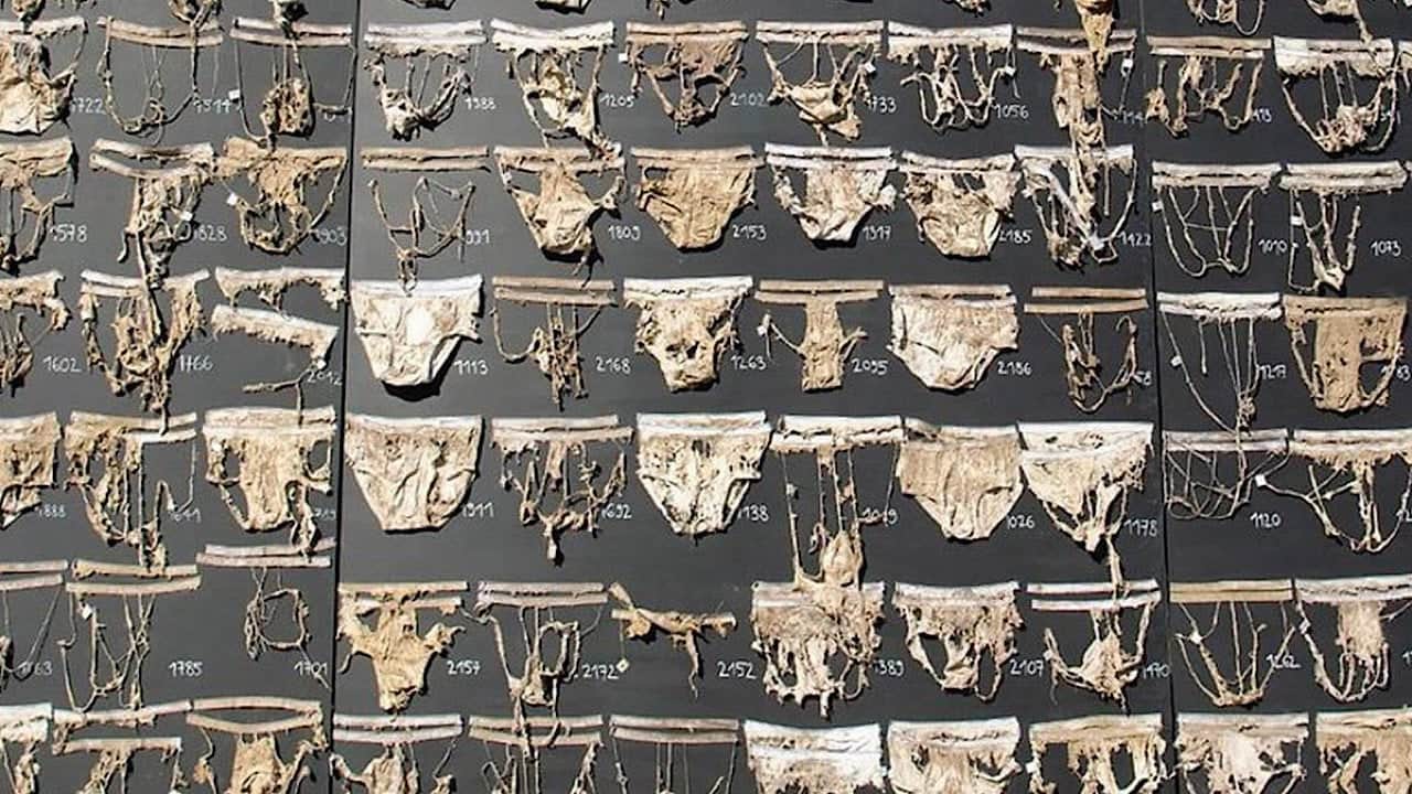 Foto - 2 bin iç çamaşırı apar topar toprağa gömüldü! Sebebi ağızları açık bıraktı