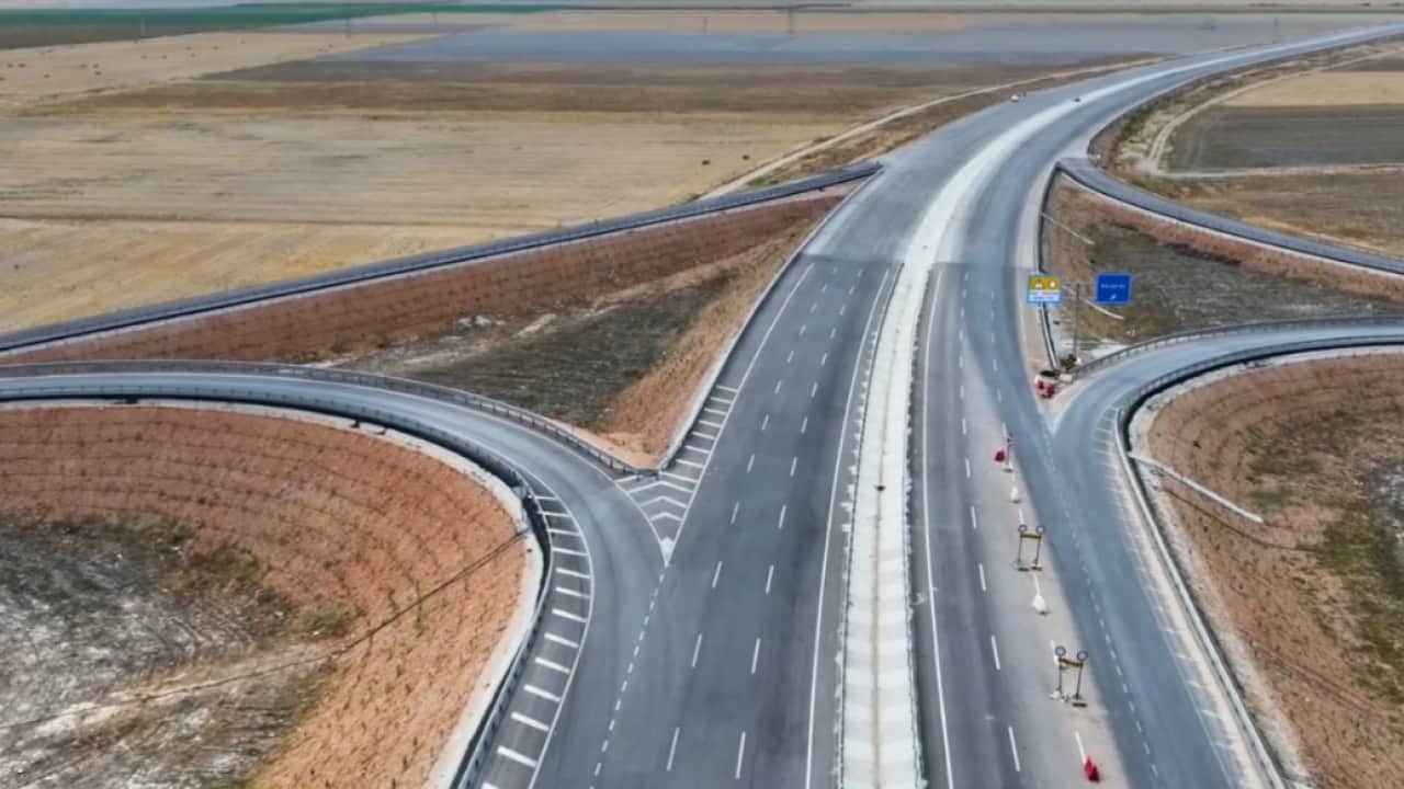 Foto - 2 il arası mesafe kısalıyor: Anadolu'ya jilet gibi karayolu!