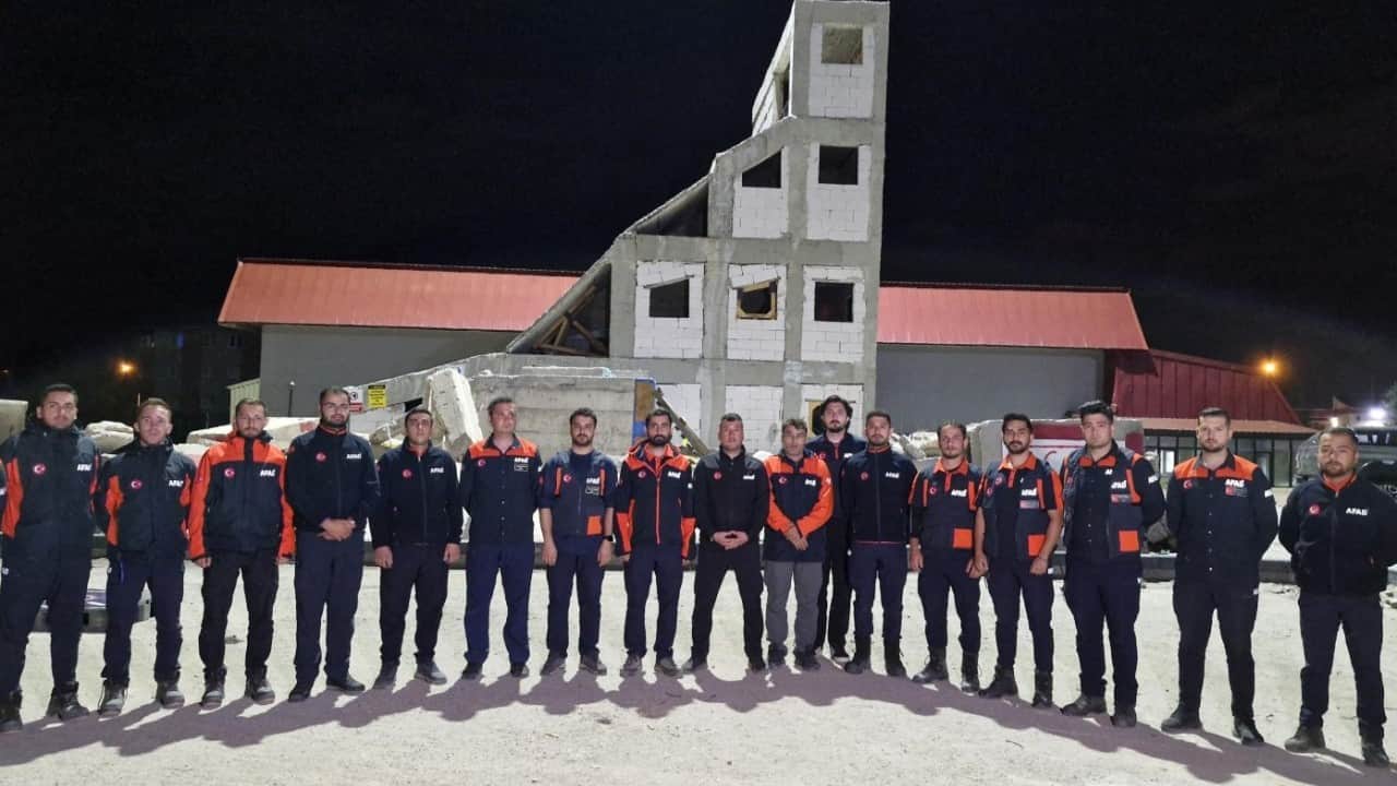 Foto - 20 birliğe yapay zeka destekli aydınlatma dronu! AFAD’ın hava ve gece gözü güçleniyor