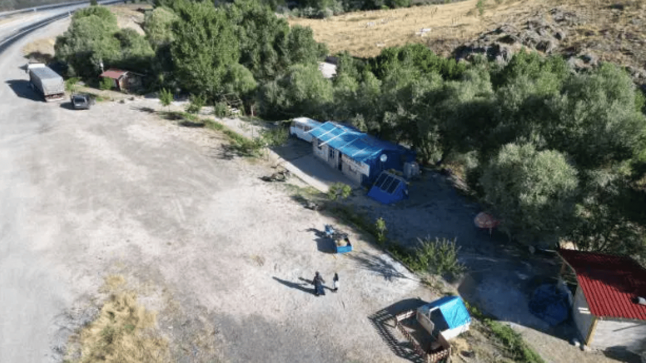 Foto - 20 haneli köyde tek aile kaldı: İşte toprağını terk etmeyen Gültekin ailesinin hikayesi