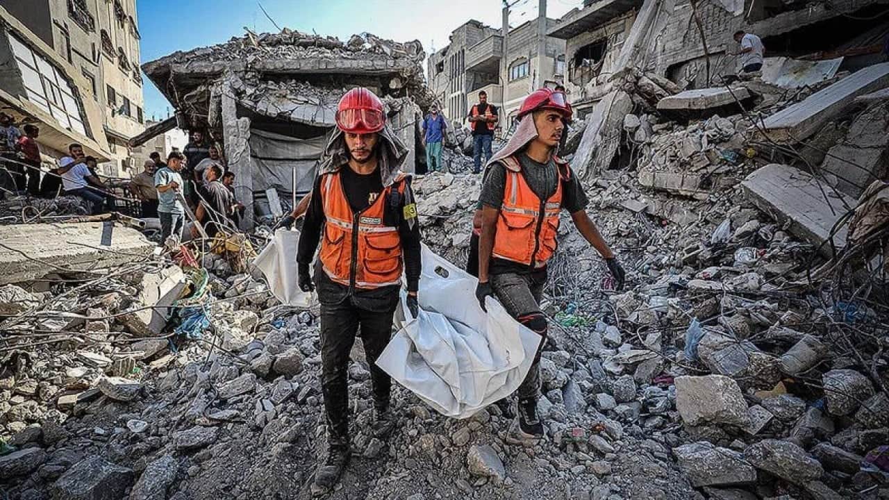 24 saatte 4 Gazzelinin cenazesi hastanelere getirildi: İblis katlediyor dünya seyrediyor