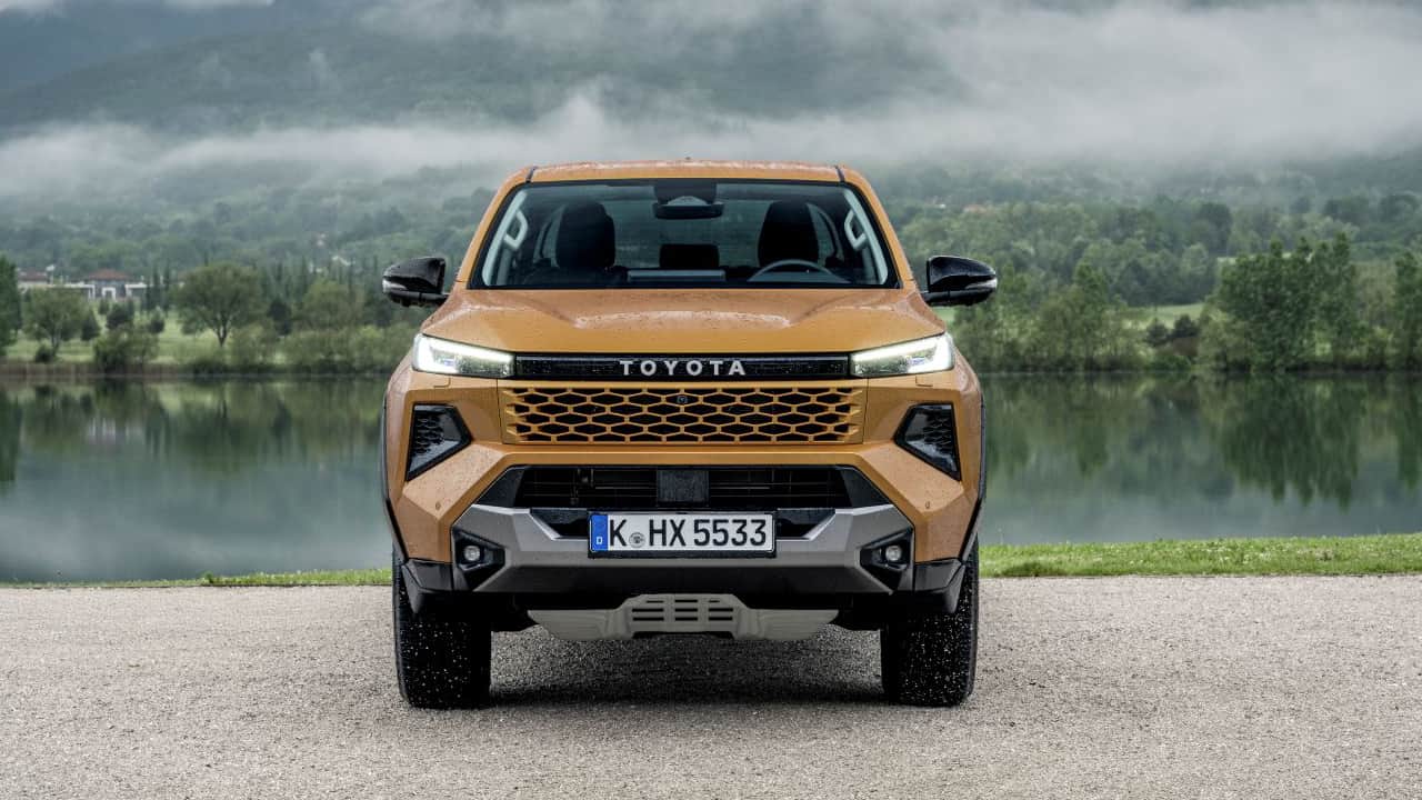 Foto - 27 milyonluk efsane Türkiye yolunda! Bu Hilux bildiğiniz Hilux değil! Pick-up tahtında yeni dönem başladı! 