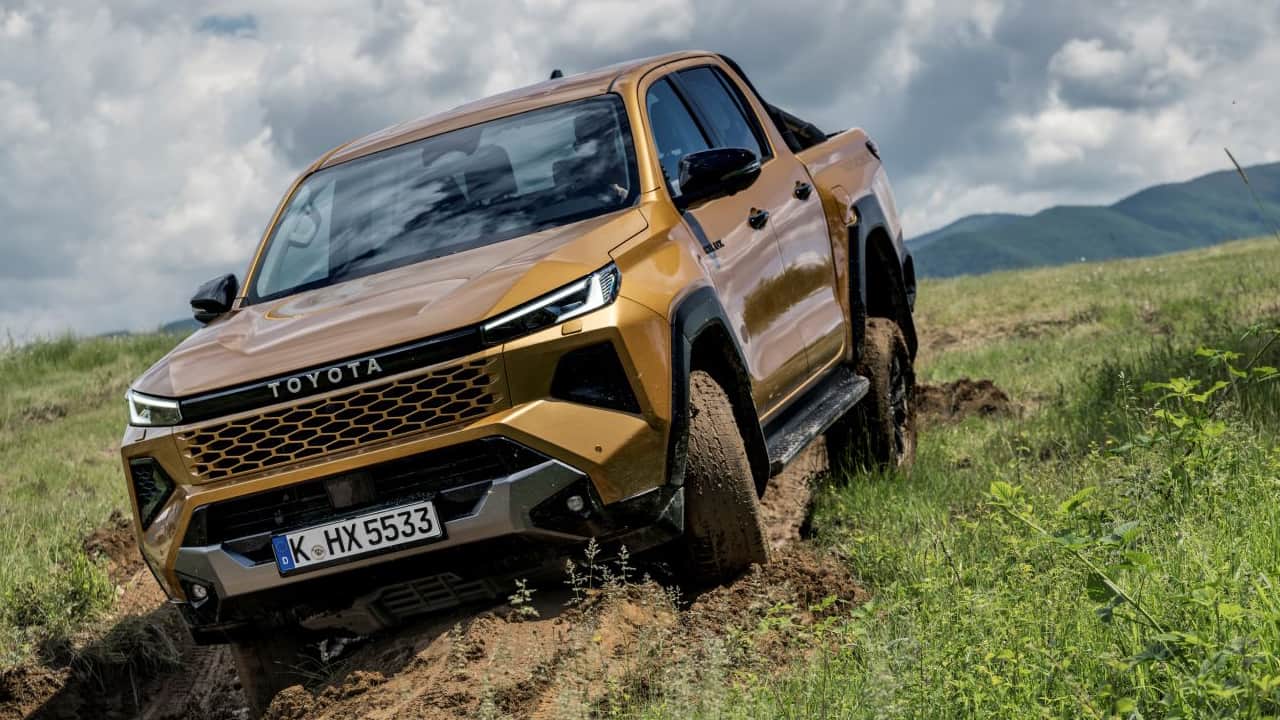 Foto - 27 milyonluk efsane Türkiye yolunda! Bu Hilux bildiğiniz Hilux değil! Pick-up tahtında yeni dönem başladı! 