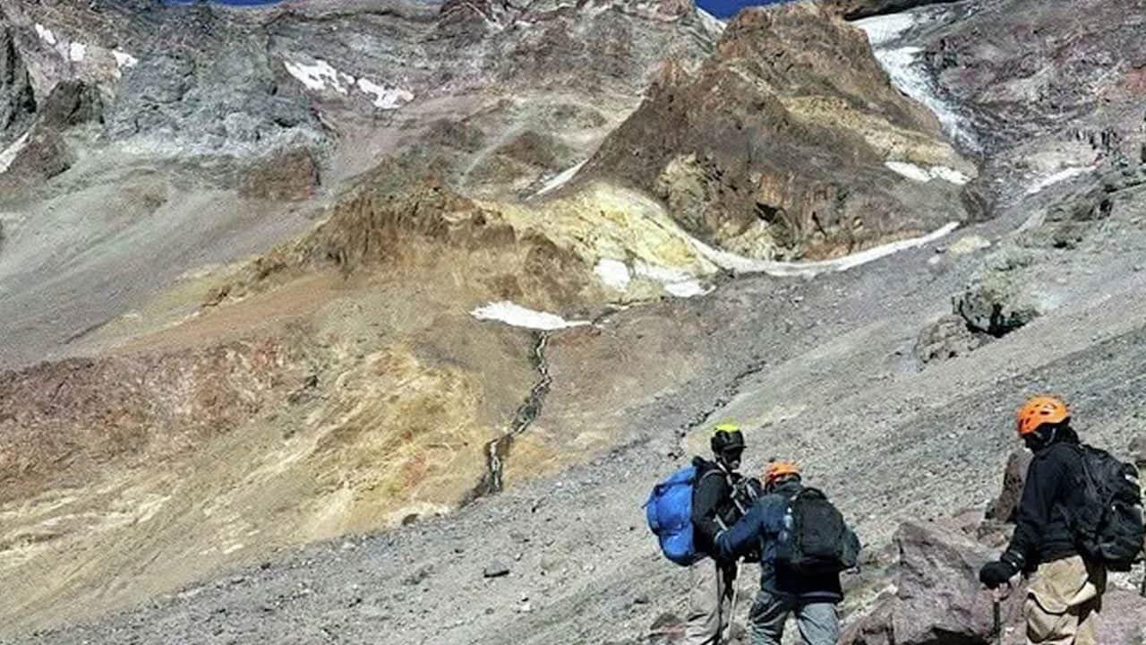 Foto - 3 genç korku dolu anlar yaşadı! Yapay zekaya rota sordular, dağda mahsur kaldılar