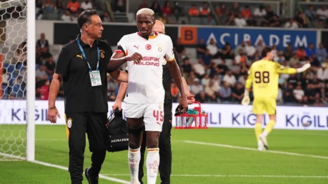 Foto - 3 hafta sahalarda olmayacak Victor Osimhen teknik heyeti endişelendiriyor: Okan Buruk rotasyon mesaisinde