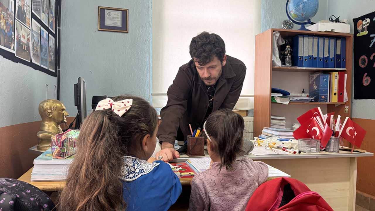 Foto - 3 yıl sonra ilk sıra arkadaşı: İlayda’nın yalnızlığı Şerifenur’la bitti