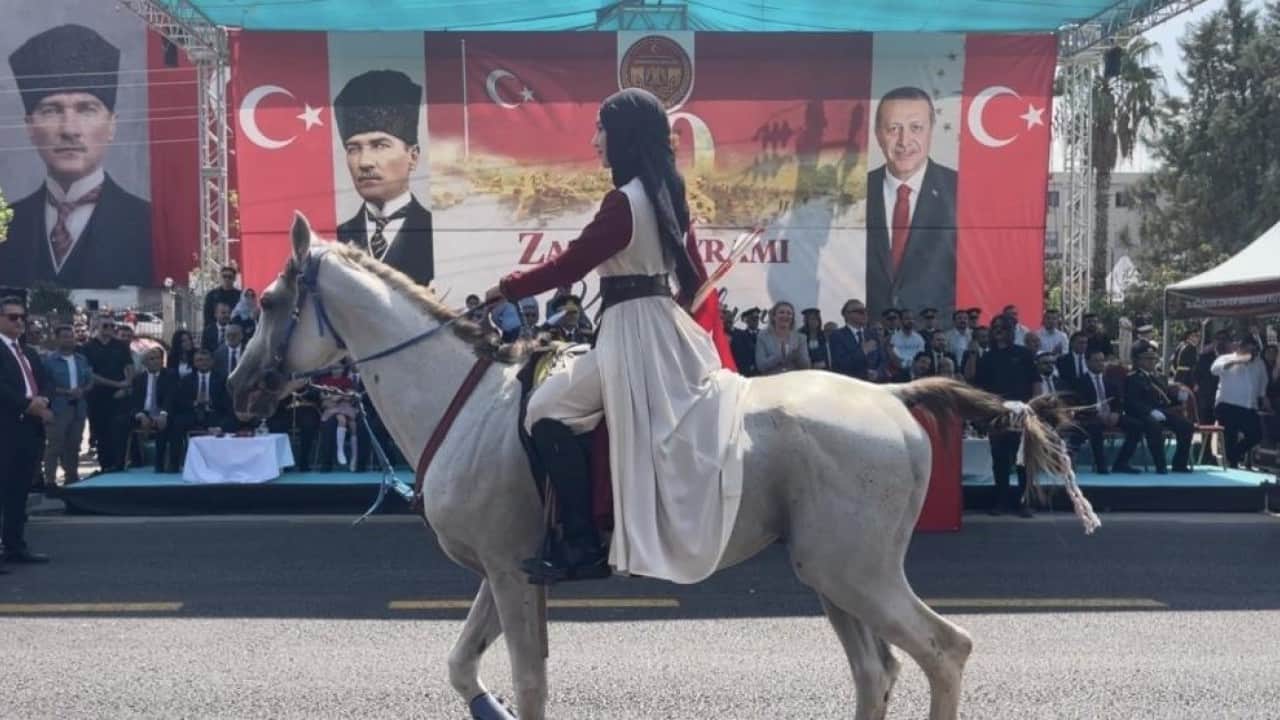 Foto - 30 Ağustos Zafer Bayramı töreninde Atların kuyrukları bağlandı kararlılık mesajı verildi
