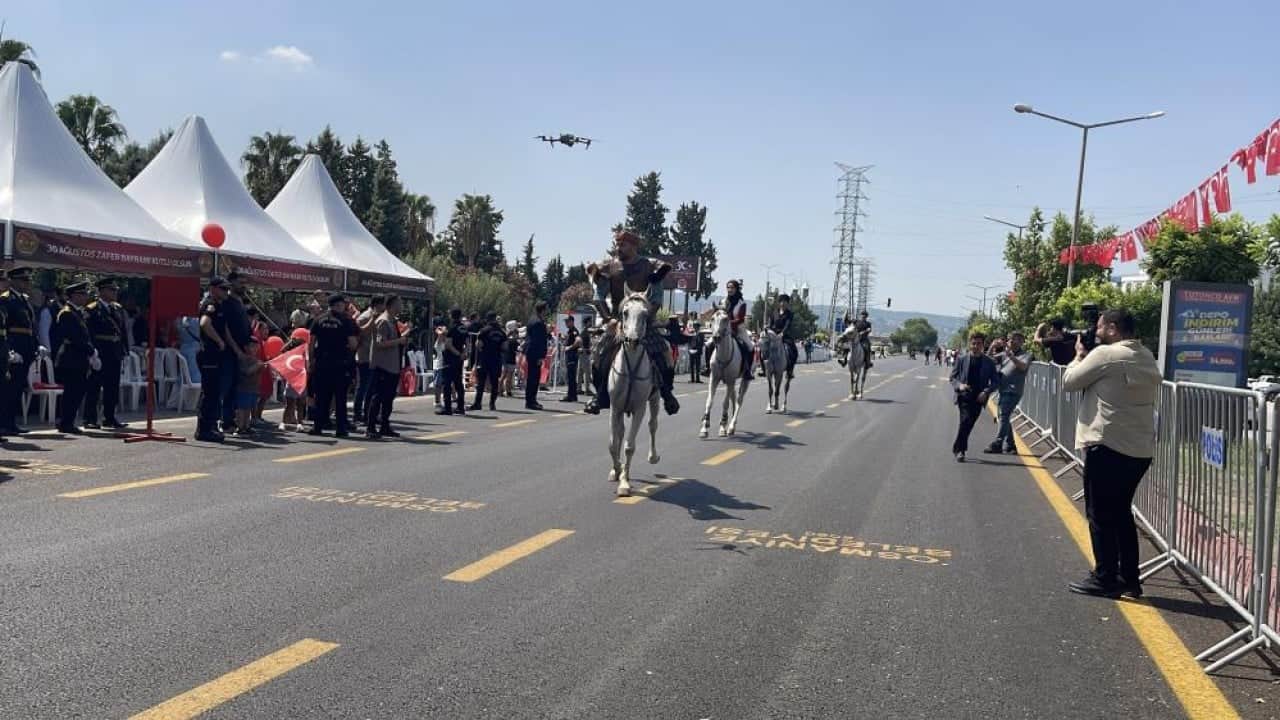 Foto - 30 Ağustos Zafer Bayramı töreninde Atların kuyrukları bağlandı kararlılık mesajı verildi