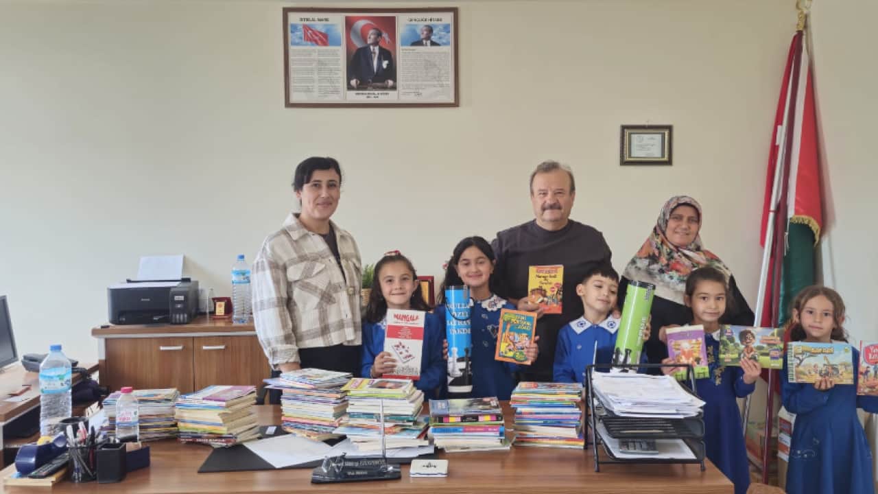 Foto - 348 okul ve kütüphaneye ulaşan kitap seferberliğinin yeni durağı Döğer oldu