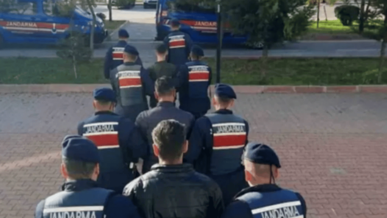 Foto - 35 ilde dev operasyon: Sokakları zehirleyen soysuzlara darbe! 172’si hapse tıkıldı