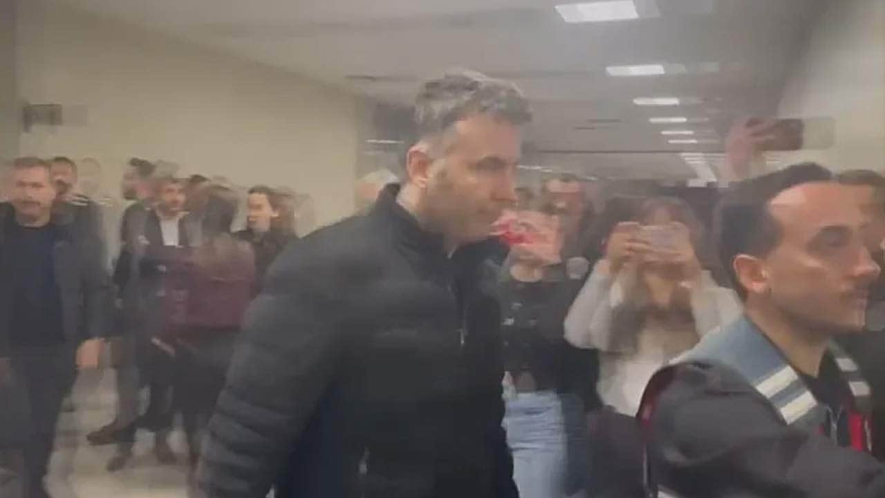 Foto - 35 yaşındaki kadın spikerden ‘Mehmet Akif Ersoy’ iddiaları! Okurken mideniz bulanacak