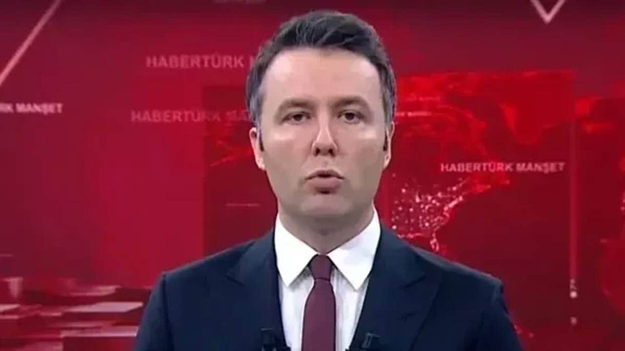 Foto - 35 yaşındaki kadın spikerden ‘Mehmet Akif Ersoy’ iddiaları! Okurken mideniz bulanacak