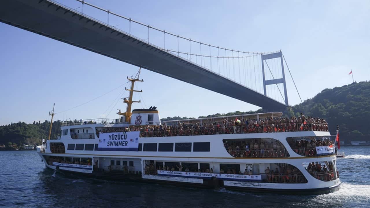 Foto - 38. Boğaziçi Kıtalararası Yüzme Yarışı başladı! Yüzücülerden Filistin'e destek