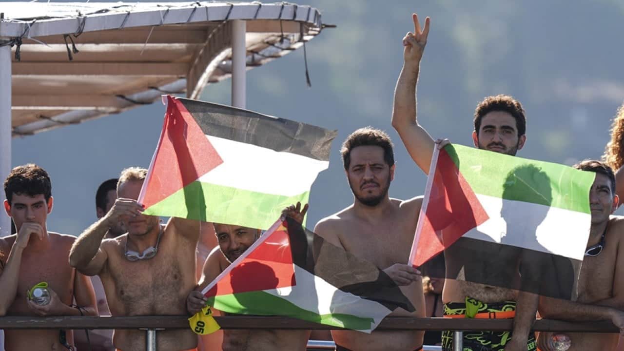 Foto - 38. Boğaziçi Kıtalararası Yüzme Yarışı başladı! Yüzücülerden Filistin'e destek