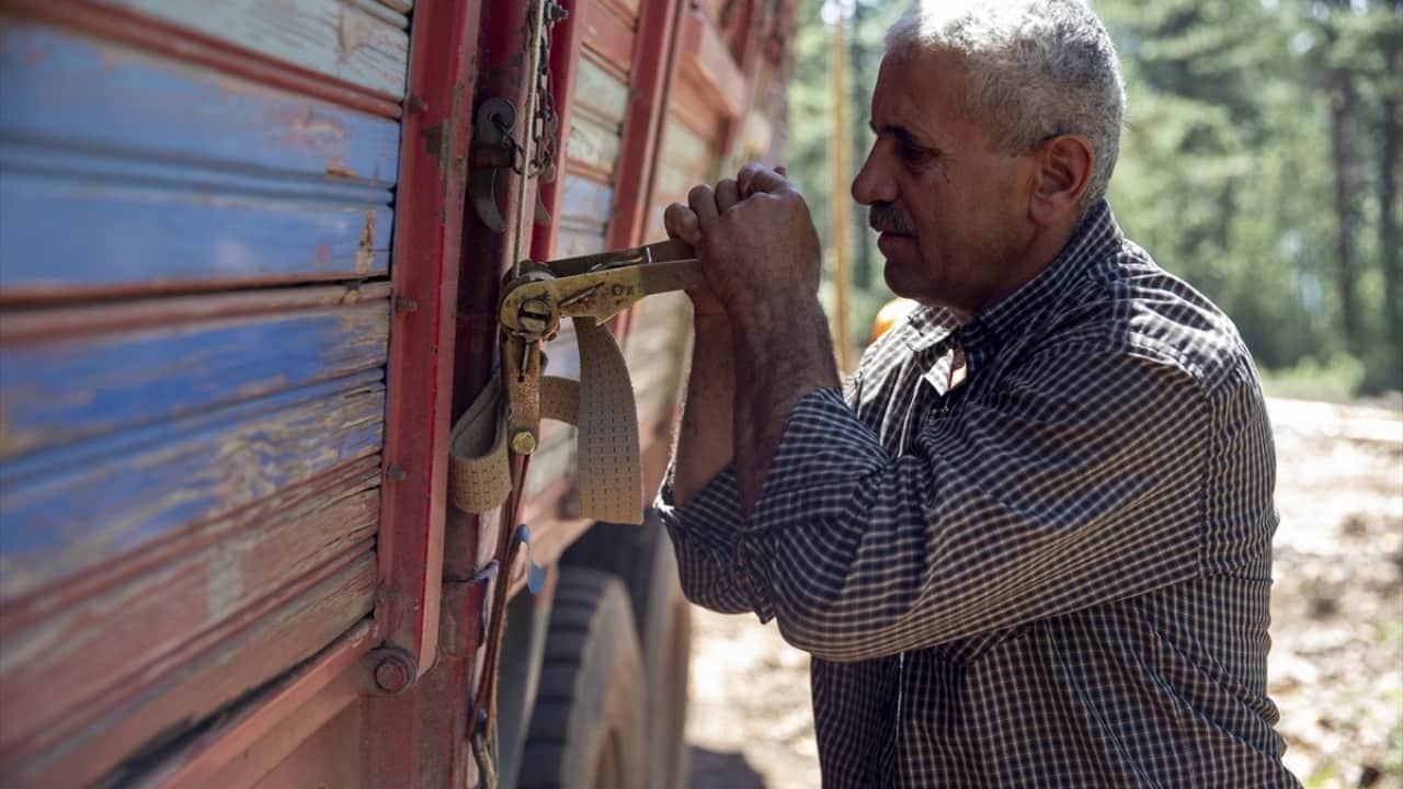 Foto - 38 yıldır ekmeğinin peşinde Baba yadigarı ile yolları aşındırıyor