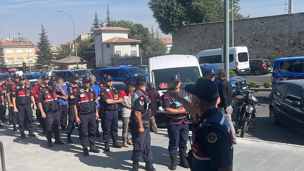 Foto - 4 şüpheli tutuklandı! 18 yıllık cinayet dosyasında düğüm çözüldü