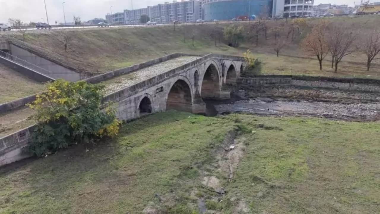Foto - 470 Yıllık tarih çukura terk edildi!