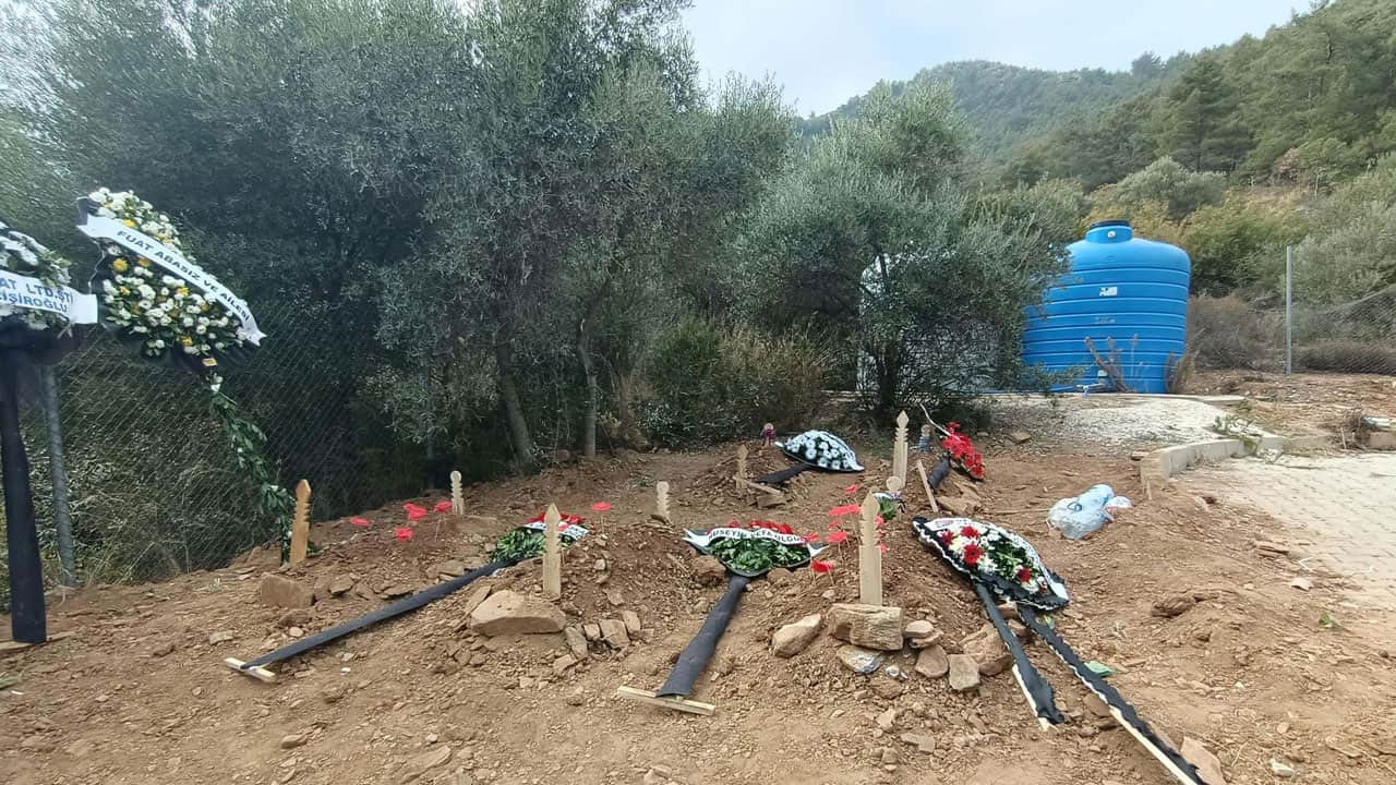 Foto - 5 çocuğunu yangında kaybetmişti! Mahkeme anneye ceza vermedi