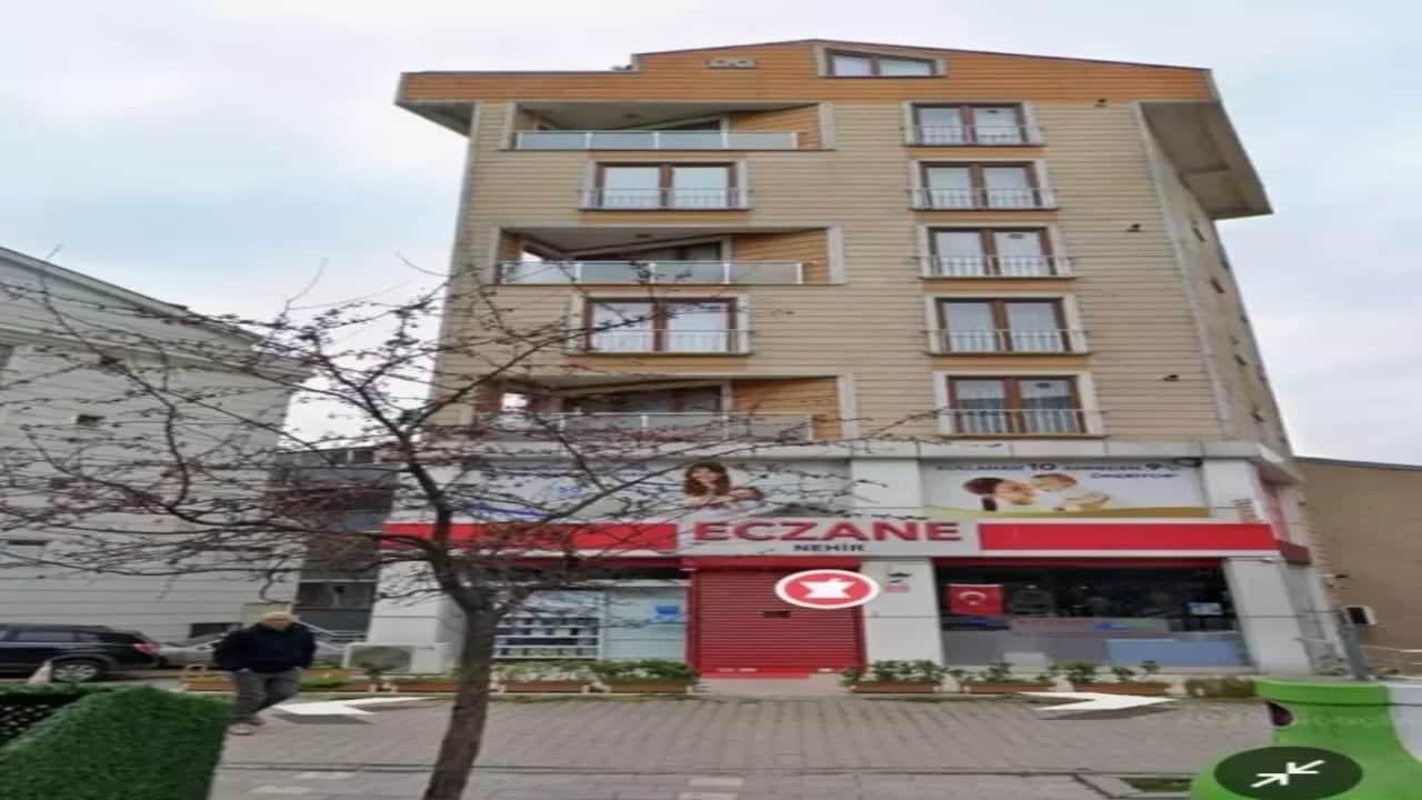 Foto - "5 kişi enkaz altında" deniliyor! Gebze’de çöken binanın yıkılmadan önceki hali ortaya çıktı