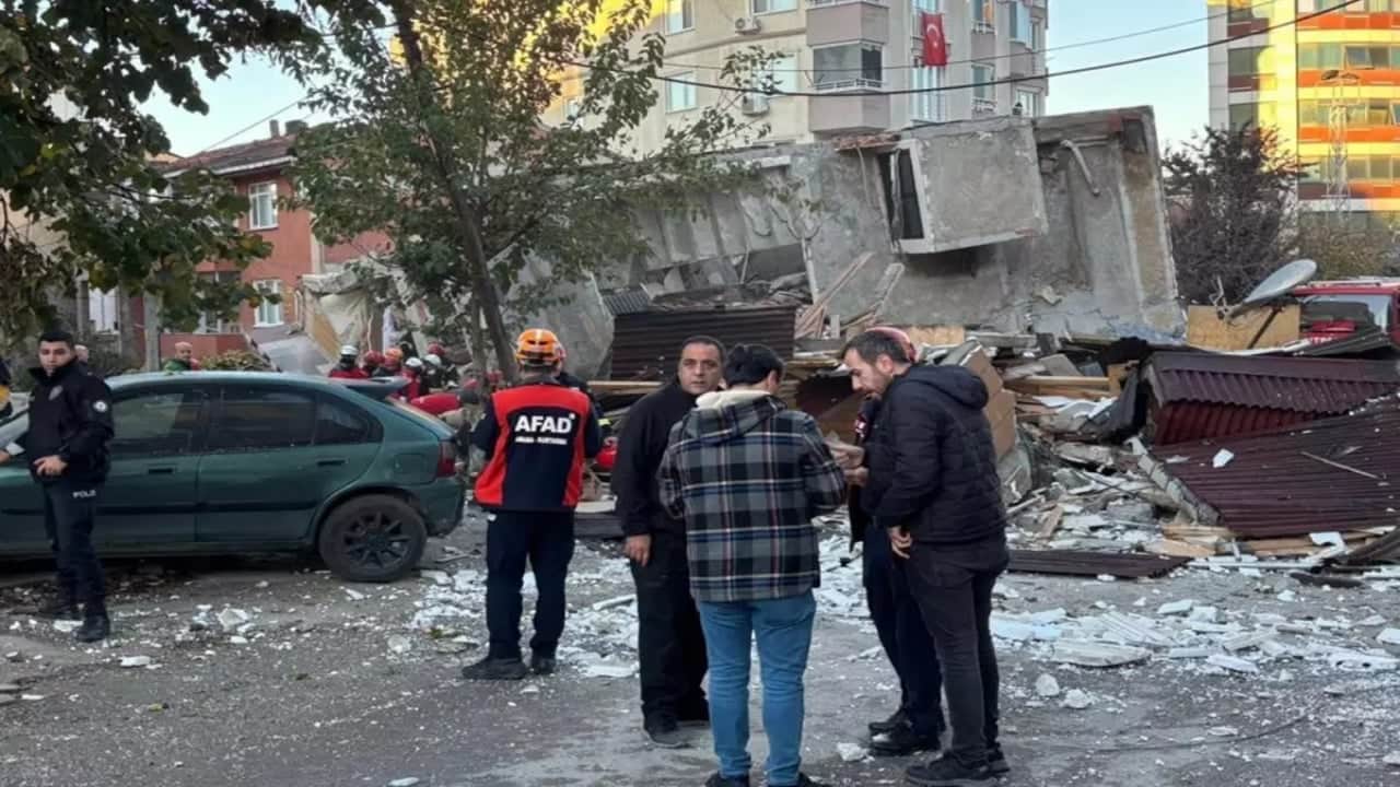 Foto - "5 kişi enkaz altında" deniliyor! Gebze’de çöken binanın yıkılmadan önceki hali ortaya çıktı