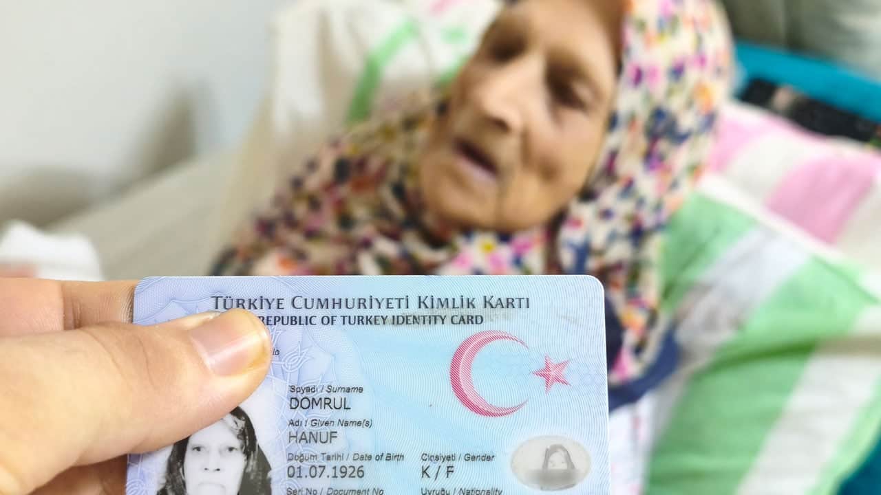 5 kuşağı bir arada gördü! 100 yaşındaki Hanuf ninenin 171 kişilik ailesi