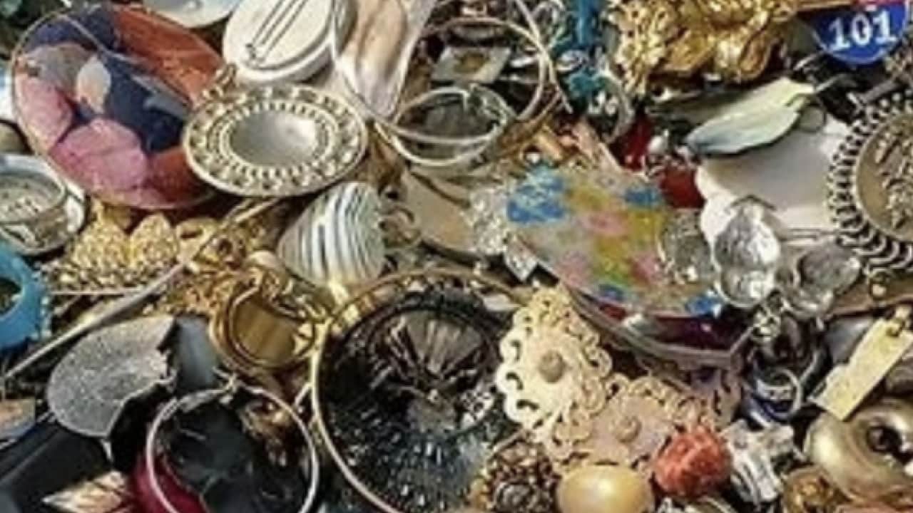 Foto - 56 liraya alıp kenara attı: Ne satın aldığını öğrenince şaşırdı!