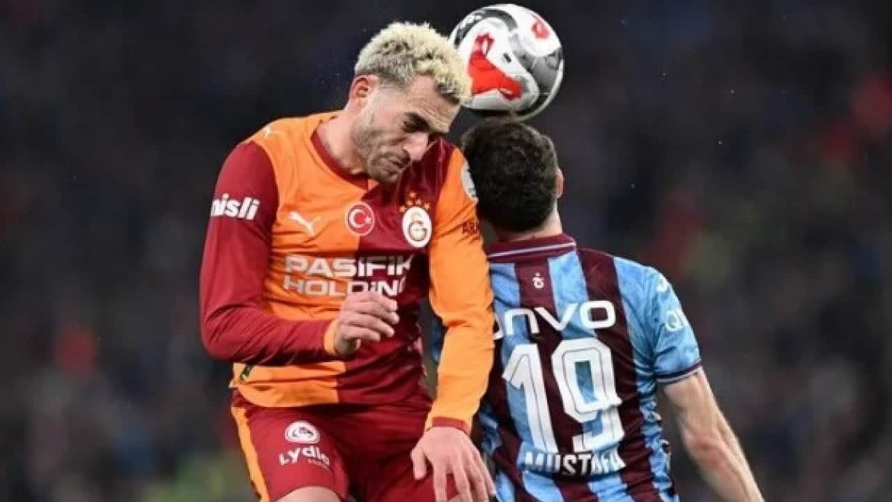 Foto - 60 yıldır böylesi görülmedi! Galatasaray'ın defansı yol geçen hanı