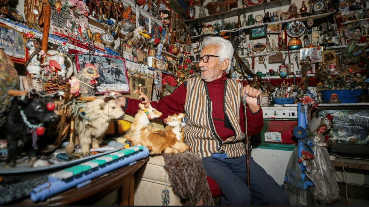 Foto - 60 yıllık hediyelikleri ve bir odaya sığdırdı! Kazım Amca’nın ilginç hikayesi