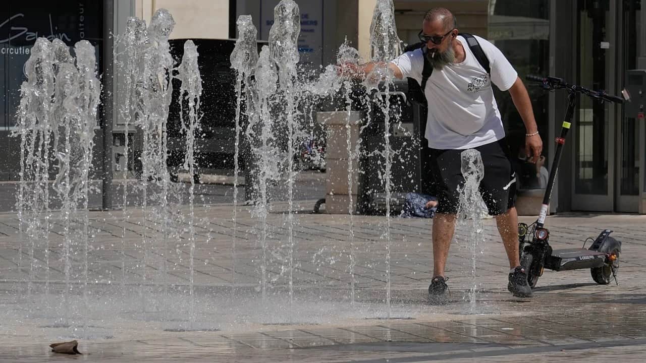 Foto - 7 bin 300 kişi can verdi Sıcaklar o ülkeyi fena vurdu