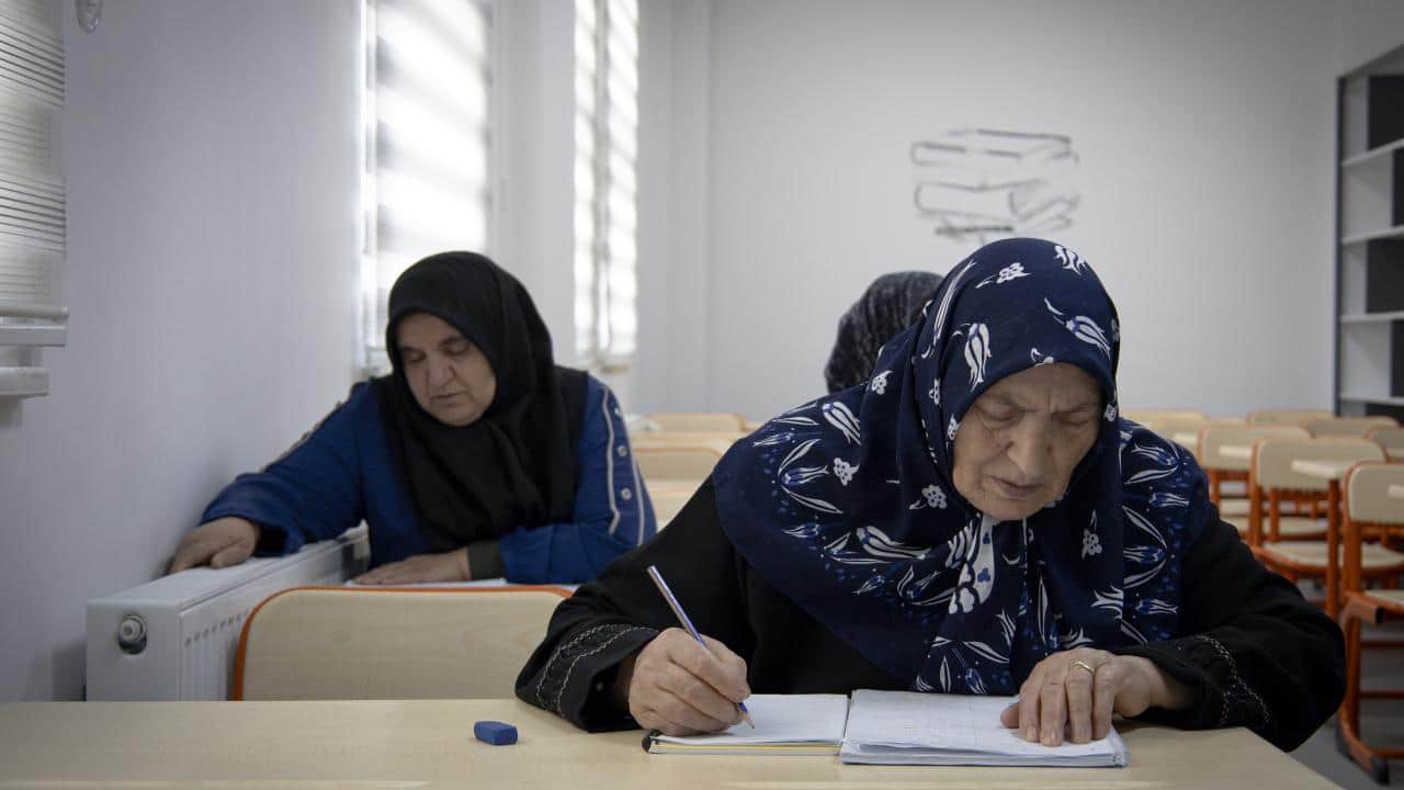 Foto - 7 çocuk annesi, 18 torun sahibiydi! 80 yaşında okuma yazma öğrendi