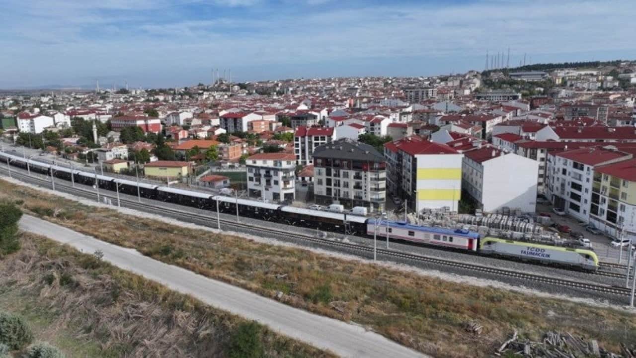 7 ülkeyi dolaşıp geldi: Simge tren Türkiye’ye ulaştı