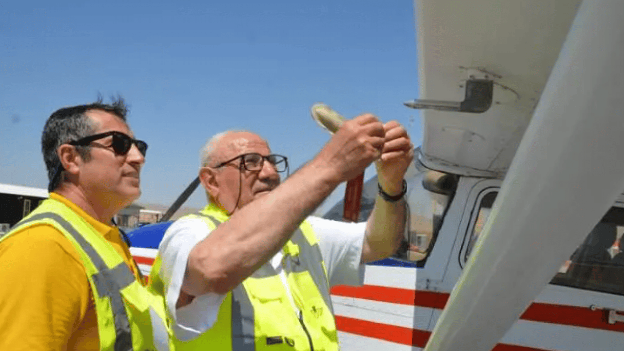 Foto - 79 yaşında hayalini gerçekleştirdi! Heyecandan yerinde duramadı!