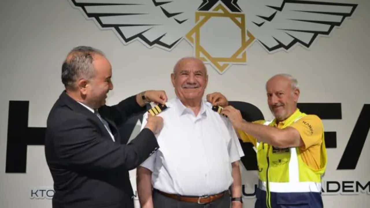 Foto - 79 yaşında hayalini gerçekleştirdi! Heyecandan yerinde duramadı!