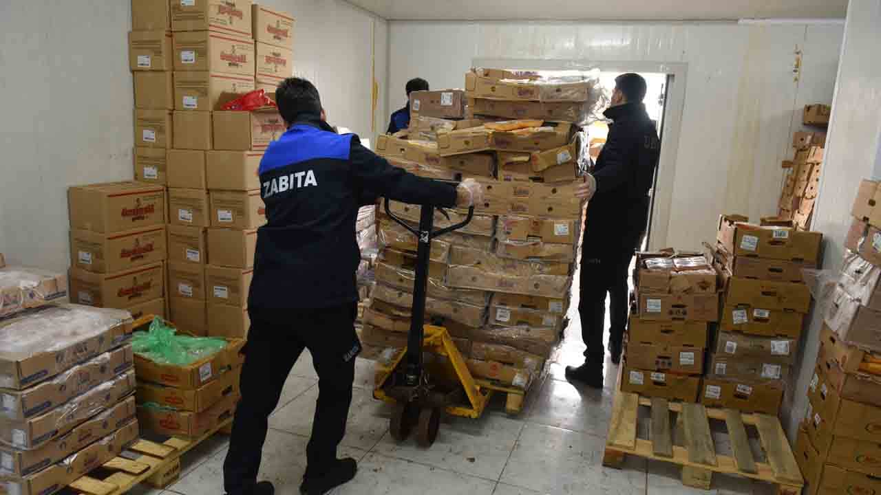 Foto - 8 kamyon taşıdı: 50 ton bozuk eti vatandaşa yedireceklerdi