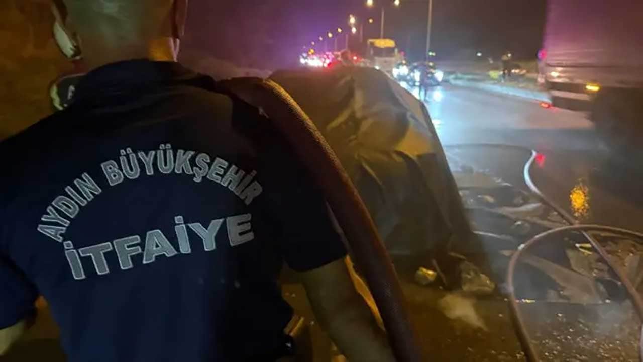 Foto - 8 milyonluk lüks otomobil alev alev yandı! İtfaiye Daire Başkanı bile gözlerine inanamadı!