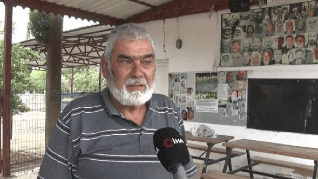 Foto - 8 yıldır gelenek haline geldi! Duvarın önüne gelip dua ediyorlar!