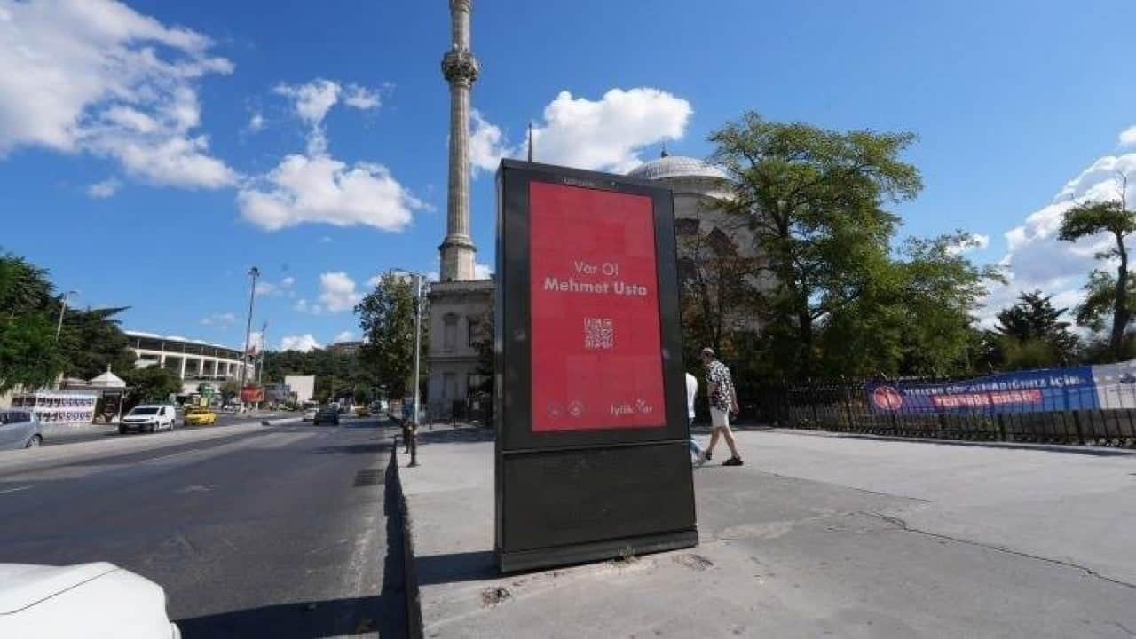 81 ilin hepsine yerleştirildi! Gizemli billboardlar merak uyandırdı!