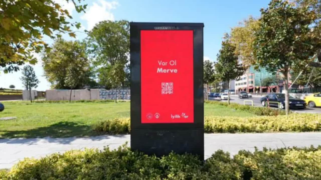 Foto - 81 ile yerleştirilen billboardlar merak uyandırdı! Gözler o tarihe çevrildi!