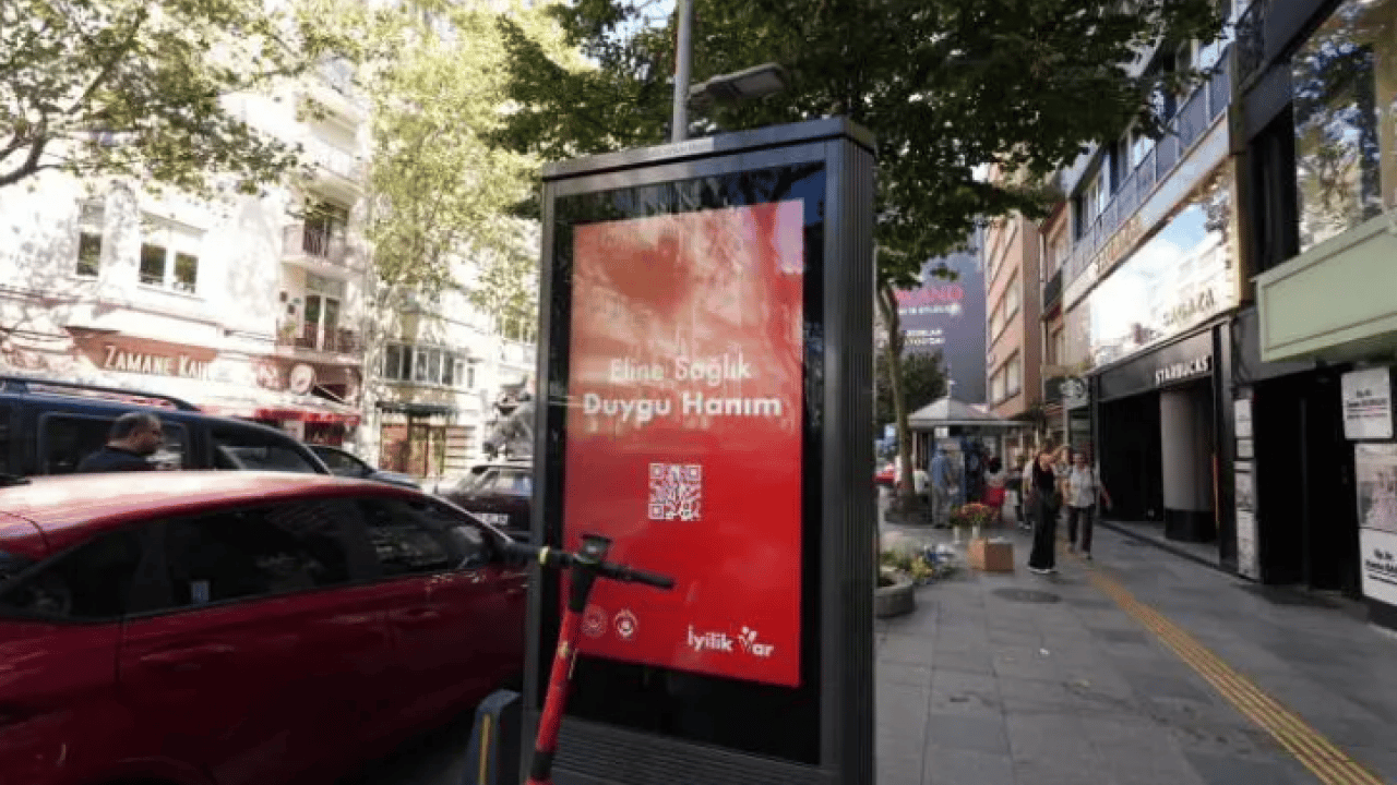 Foto - 81 ile yerleştirilen billboardlar merak uyandırdı! Gözler o tarihe çevrildi!